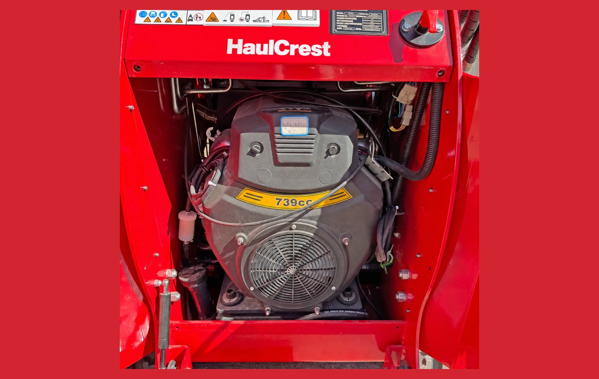 739 cc petrol engine in the mini skid steer